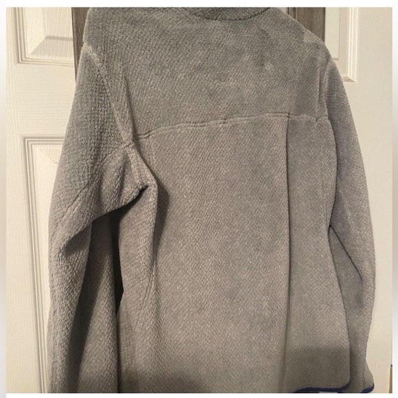 Womens PATAGONIA Grey Soft Quarter Button W/Blue Pocket & Waist Pockets Sz L - Picture 2 of 4